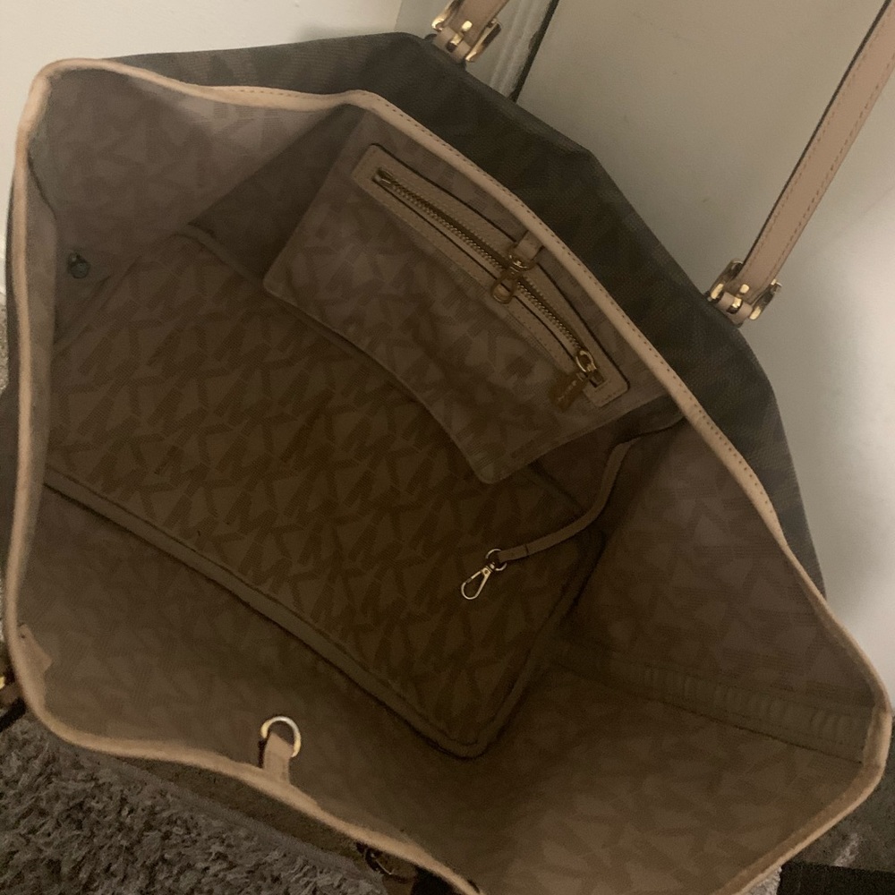 Michael Kors Purse - Picture 3 of 4